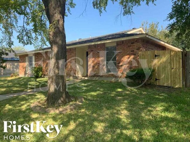 property at 3317 Kenwood Dr