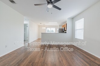 306 Quail Hollow Dr in Hutto, TX - Foto de edificio - Building Photo