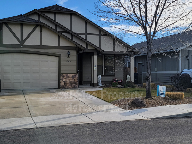 1340 NW 17th St in Redmond, OR - Building Photo