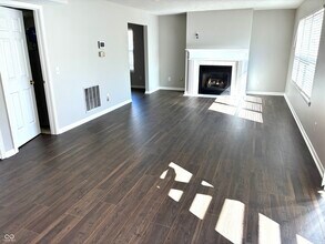 5761 Cantigny Way S in Carmel, IN - Building Photo - Building Photo