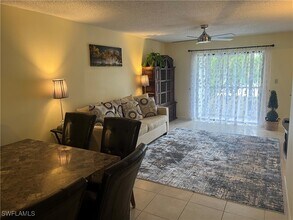 9261 Central Park Dr in Ft. Myers, FL - Building Photo - Building Photo