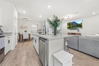 818 SE 17th St in Homestead, FL - Building Photo - Building Photo