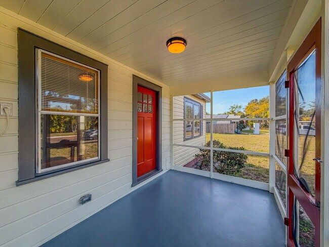 3800 Dartmouth Ave N in St. Petersburg, FL - Building Photo - Building Photo