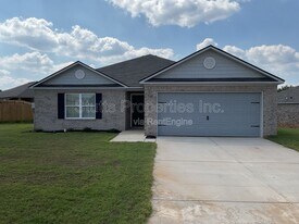 220 Faded Rose Ln in Toney, AL - Building Photo
