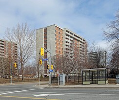 20 Gilder Dr in Toronto, ON - Building Photo