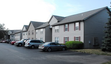 8990 Lake Ridge Dr in Lewis Center, OH - Building Photo - Building Photo
