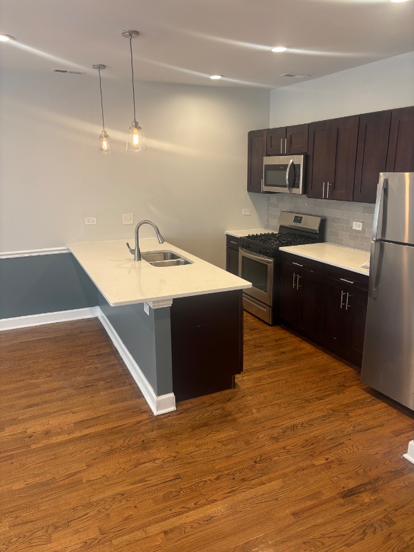 7725 S Kingston Ave in Chicago, IL - Foto de edificio - Building Photo