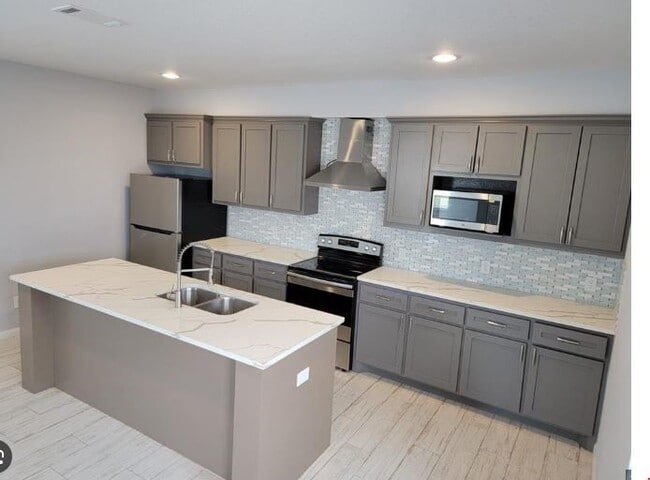 property at 8203 Oak Knoll Ln