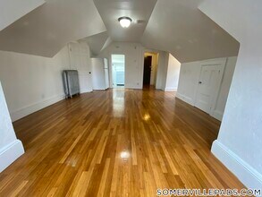 44 Central St, Unit 6 in Somerville, MA - Foto de edificio - Building Photo