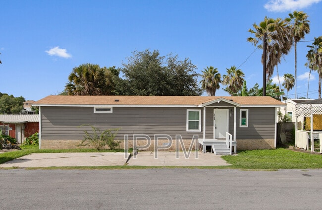property at 4 S Tejas Rd