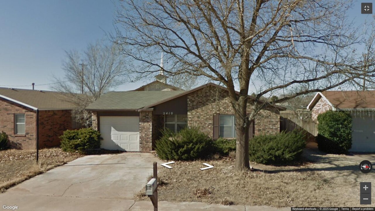 2410 Norwich Ave in Lubbock, TX - Building Photo