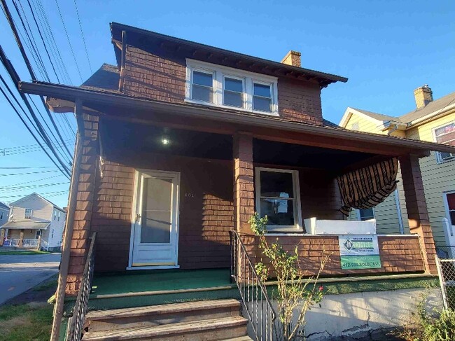 401 6th St in New Brighton, PA - Building Photo - Building Photo