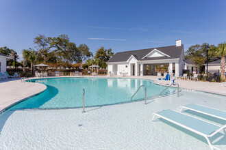 Beaumont Oaks at Porters Neck Apartments & Townhomes in Wilmington, NC - Building Photo - Building Photo