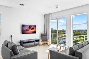 111 SE 2nd St in Delray Beach, FL - Building Photo