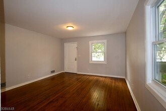 105 Hanford St, Unit 1 in Newark, NJ - Building Photo - Building Photo