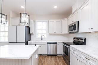 4541 Gresham Dr in Oxford, NC - Building Photo - Building Photo