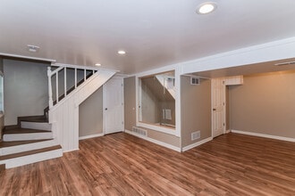 6 Castle Ct in Lee's Summit, MO - Foto de edificio - Building Photo