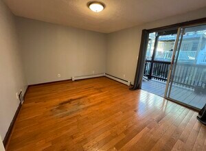 474 E 7th St, Unit 1 in Boston, MA - Building Photo - Building Photo