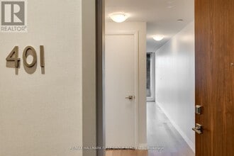 835 St Clair Ave W in Toronto, ON - Building Photo - Building Photo