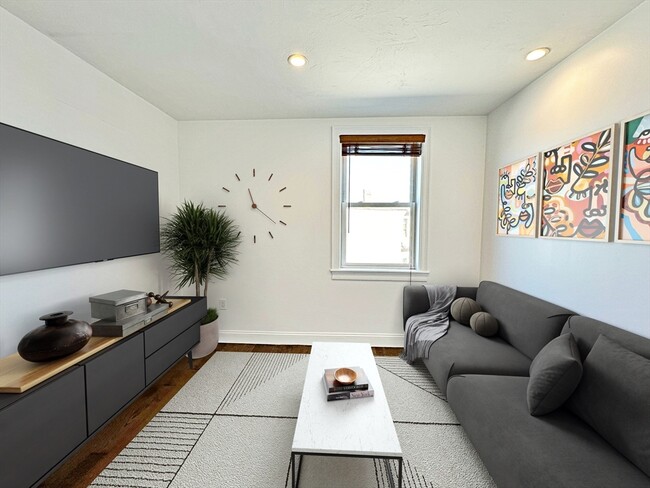 266 Lexington St, Unit 3 in Boston, MA - Foto de edificio - Building Photo