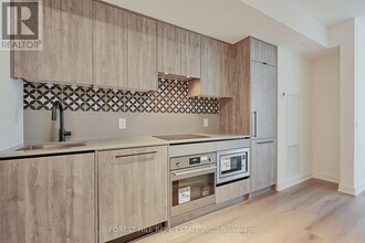 5-315 Lakeview Ave in Toronto, ON - Building Photo - Building Photo