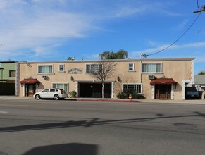 Laurel Grove Terrace in Valley Village, CA - Building Photo - Building Photo