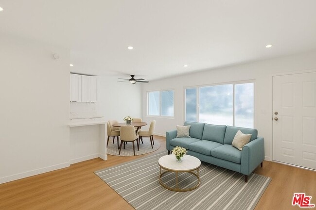 property at 352 S Doheny Dr