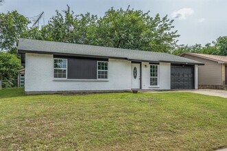 930 Briarwood Dr in Lewisville, TX - Building Photo - Building Photo