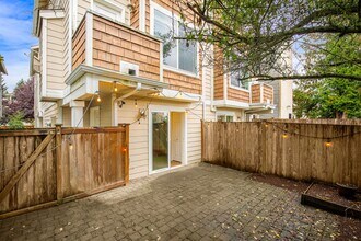 12032 28th Ave NE in Seattle, WA - Building Photo - Building Photo