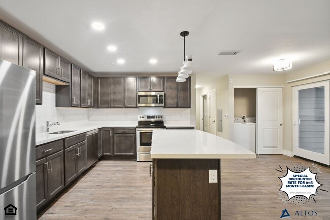 Dry Gulch Commons in Lakewood, CO - Building Photo - Building Photo