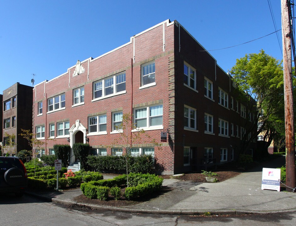 The Wellington in Seattle, WA - Building Photo