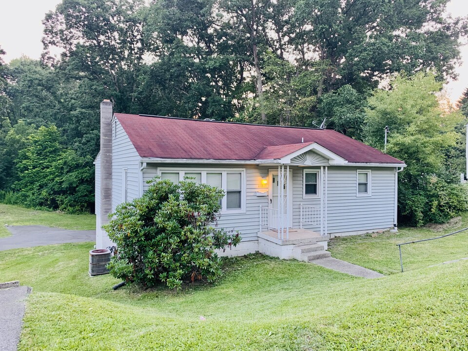 118 DORCAS AVE in Beckley, WV - Foto de edificio