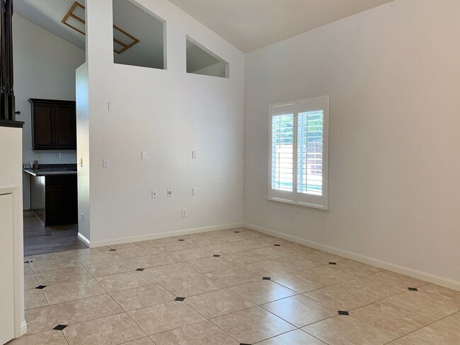 1060 Hemlock Ct in Hollister, CA - Building Photo - Building Photo