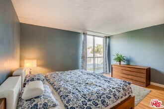 10751 Wilshire Blvd in Los Angeles, CA - Building Photo - Building Photo