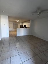 1311 Emerald Terrace in Fort Pierce, FL - Foto de edificio - Building Photo