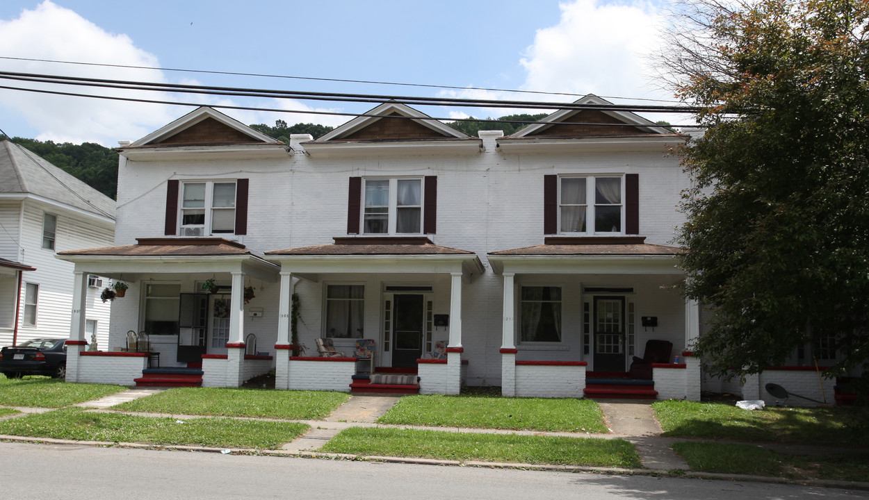 1913 Bluefield Ave in Bluefield, WV - Building Photo