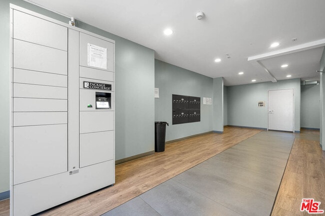 1215 S Bedford St in Los Angeles, CA - Building Photo - Building Photo