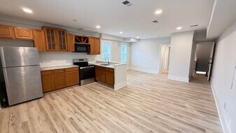 1024 W 8th St, Unit 3 in Wilmington, DE - Building Photo