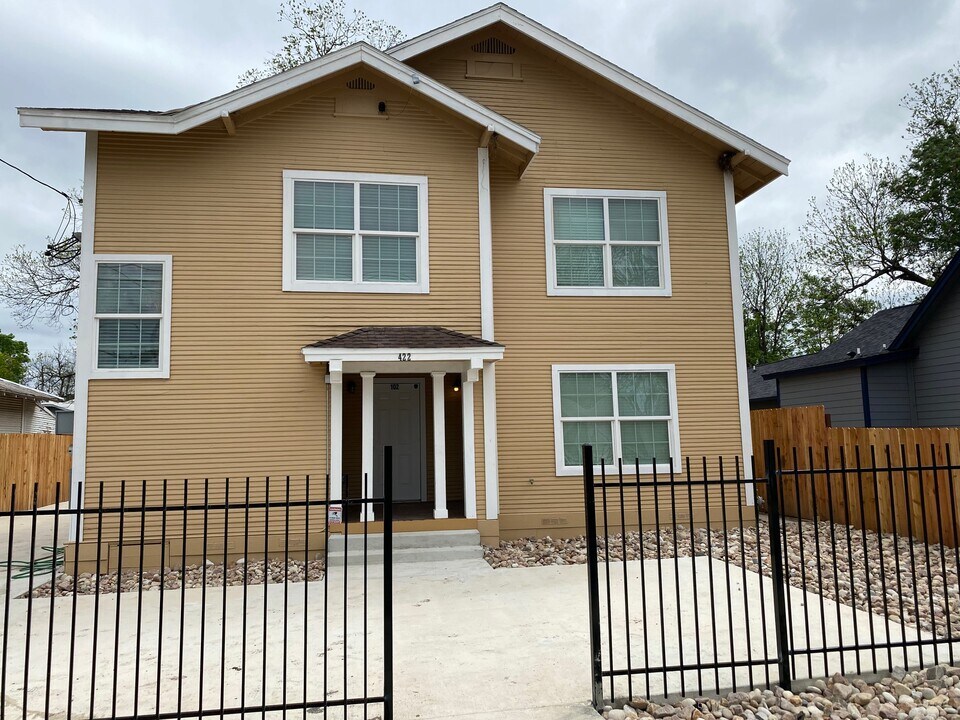 422 Gulf, Unit 101 in San Antonio, TX - Building Photo