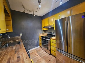 4620 NE Broadway in Portland, OR - Building Photo - Building Photo