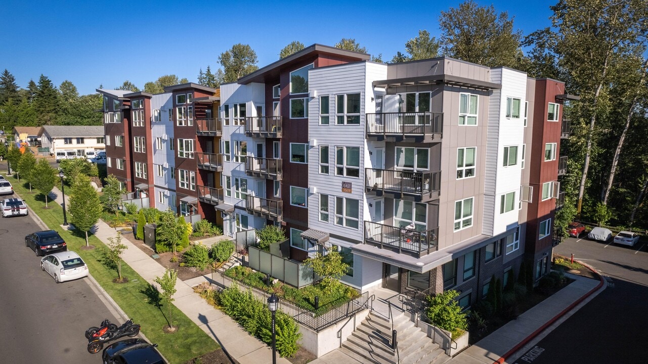 Avaya Ridge Apartments in Renton, WA - Building Photo