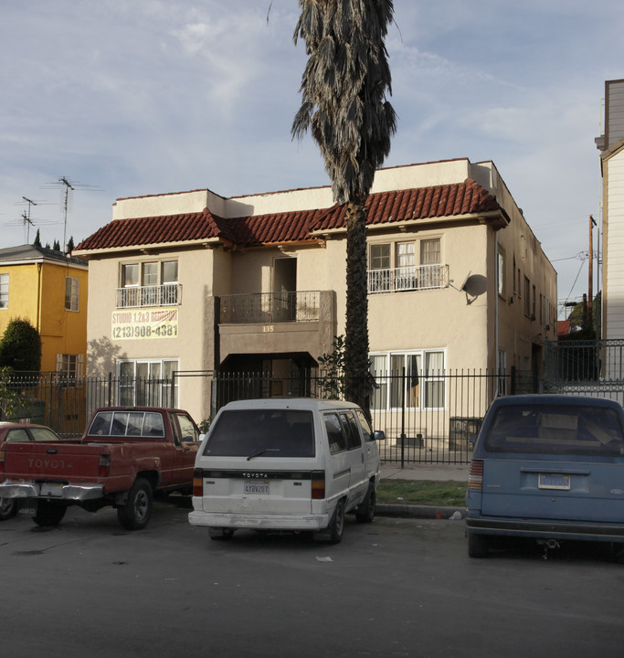 135 S Westmoreland Ave in Los Angeles, CA - Building Photo