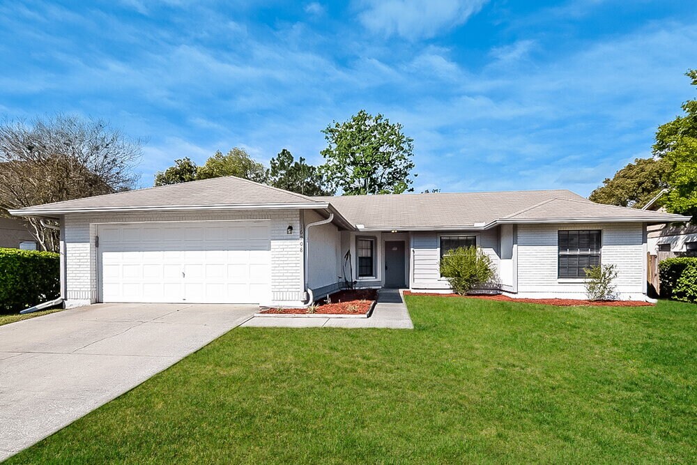 16208 Doublebrook Pl in Tampa, FL - Foto de edificio
