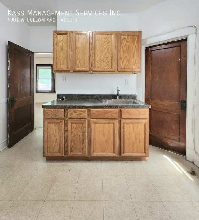 4901 W Cullom Ave in Chicago, IL - Building Photo - Building Photo