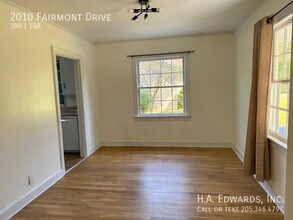 2010 Fairmont Dr in Tuscaloosa, AL - Foto de edificio - Building Photo