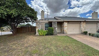 1308 Conway Dr in San Marcos, TX - Building Photo