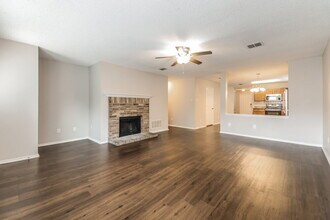 2712 Tranquil Way in Dallas, TX - Building Photo - Building Photo