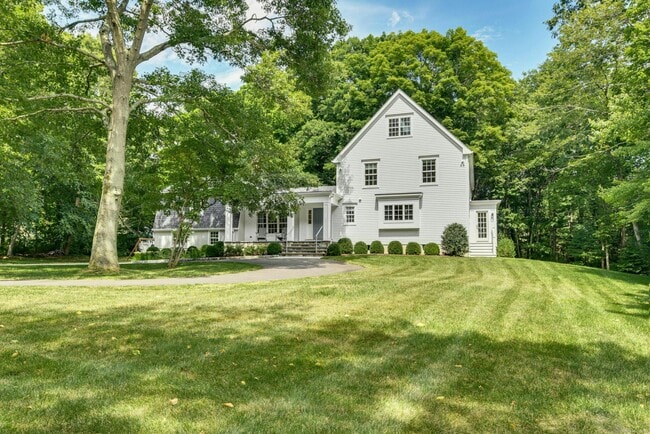 property at 9 Lantern Ridge Rd