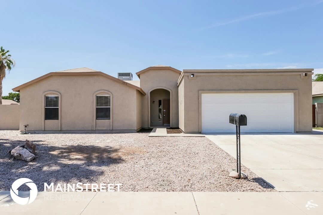 7913 W Krall St in Glendale, AZ - Building Photo