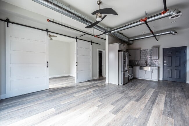 490 Pearl St in Buffalo, NY - Building Photo - Building Photo